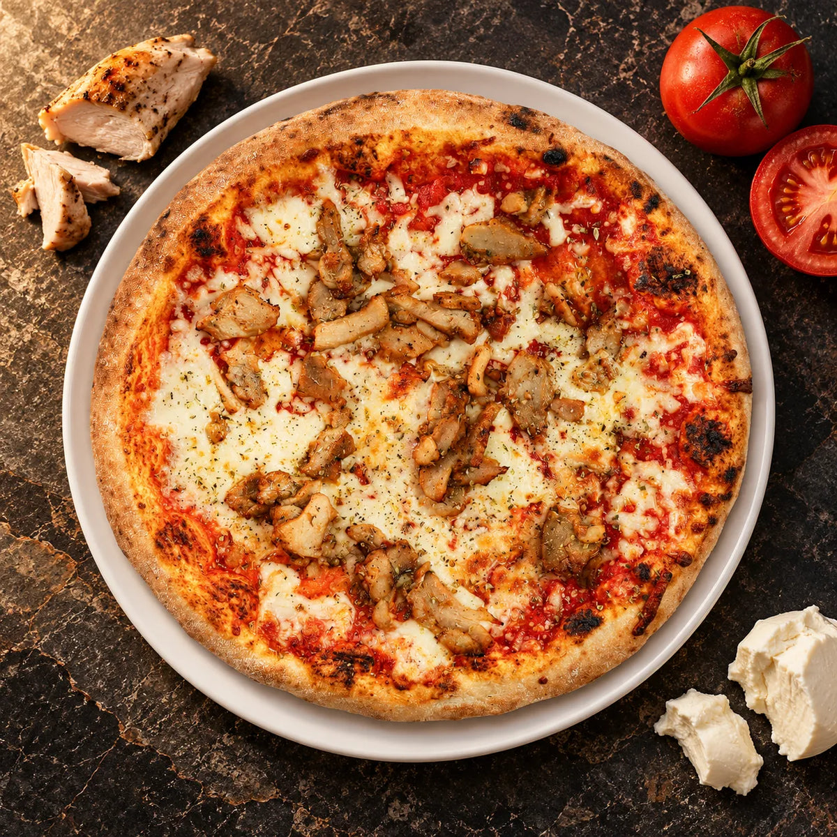 Pizza Chicken Kebab 29 cm, emplatada con ingredientes frescos