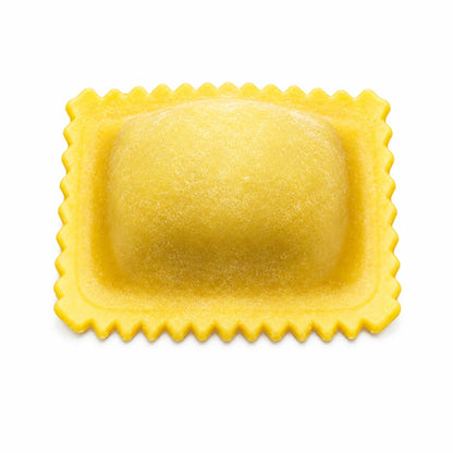 Regali Spinaci e Mascarpone su fondo bianco