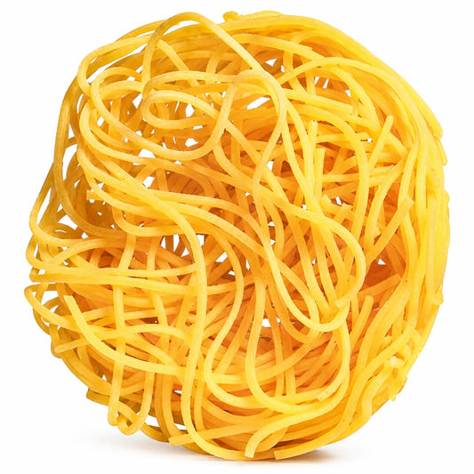 Spaghetti alla Chitarra sobre fondo blanco